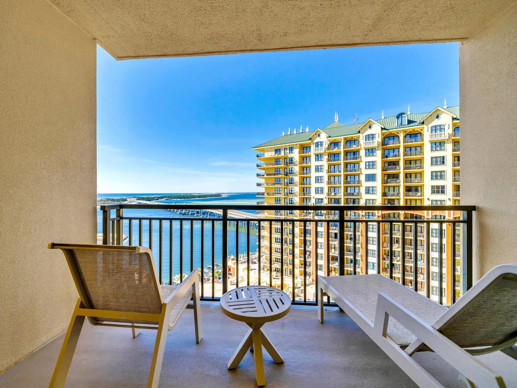 17 of 33 - 10 Harbor Boulevard Unit 904 E, Destin, FL