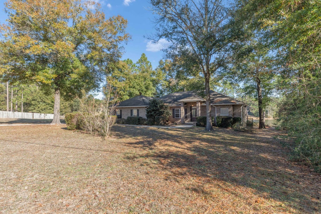 2 of 35 - 109 Oakcrest Drive, Crestview, FL