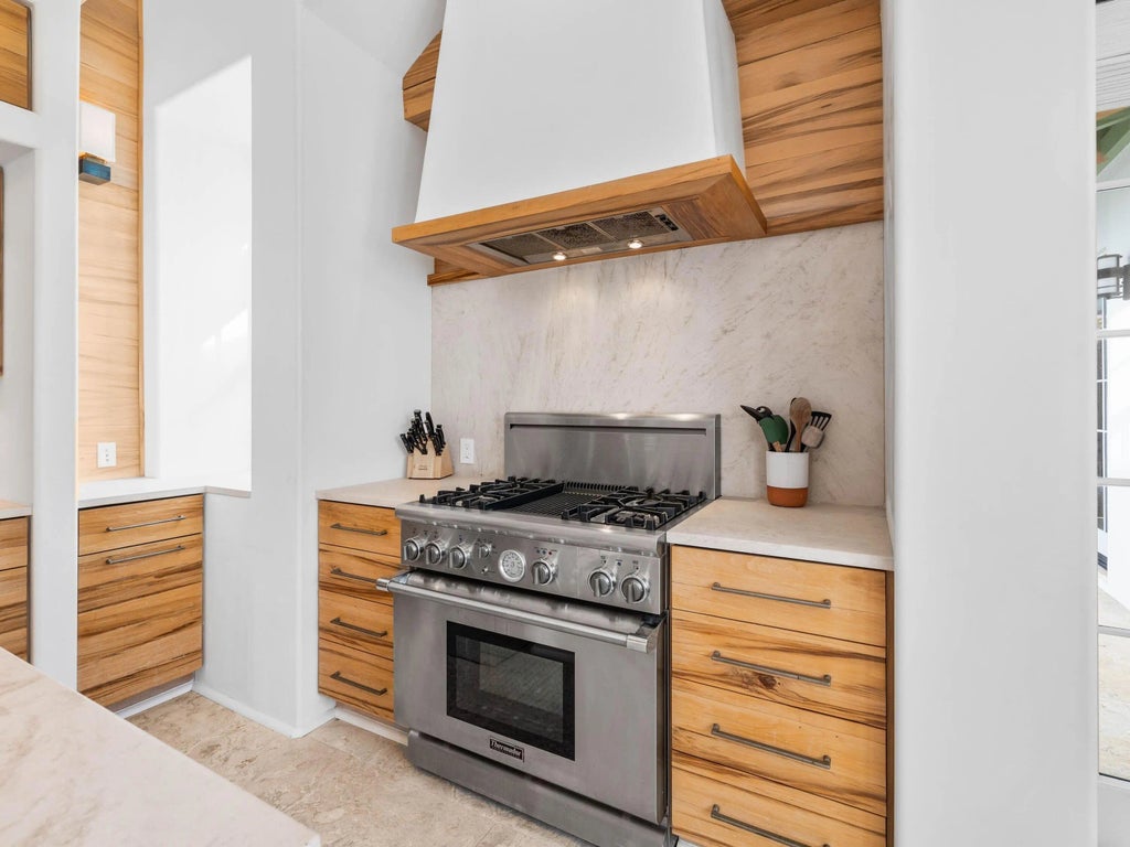 9 of 41 - 46 N Charles Street, Alys Beach, FL