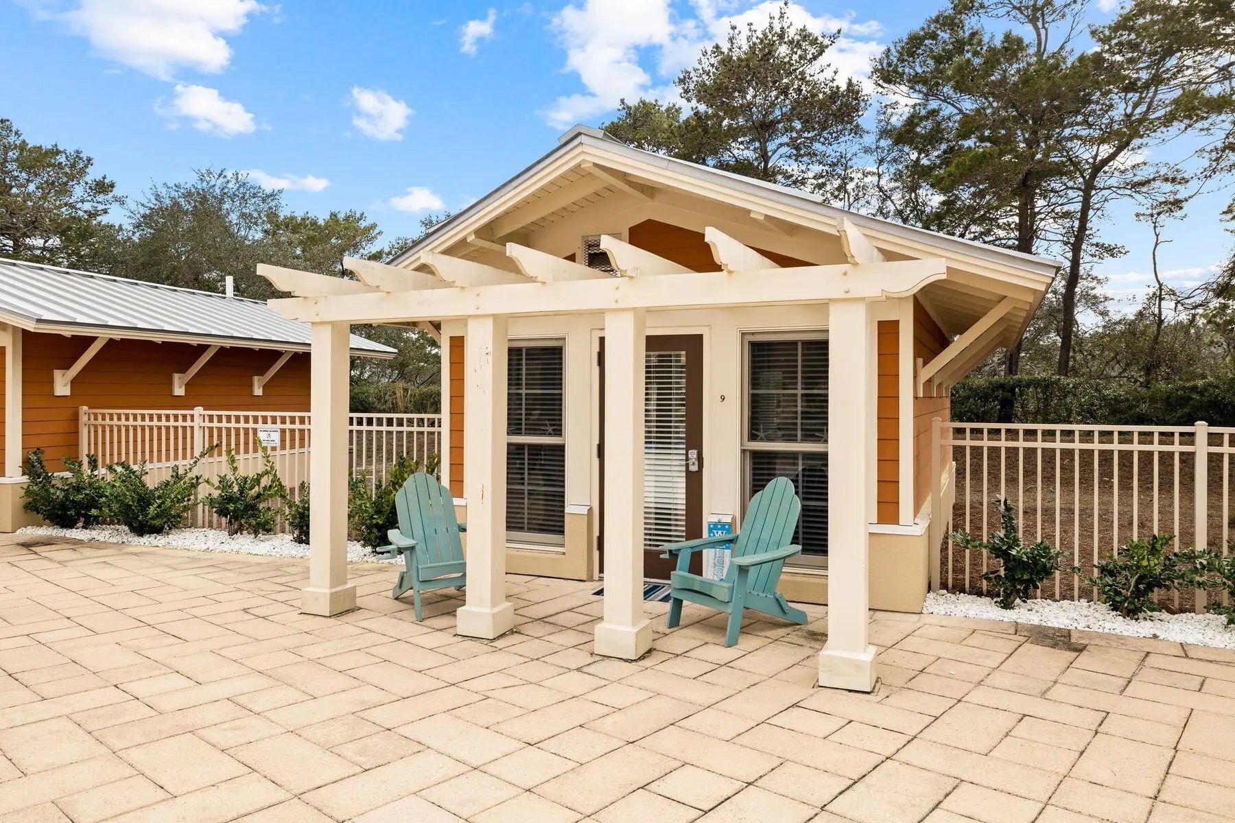 Photo of Listing #966963