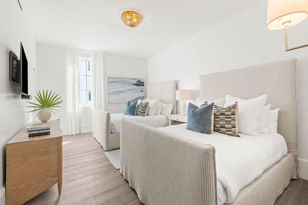 21 of 48 - 27 Admiralty Row 207, Alys Beach, FL