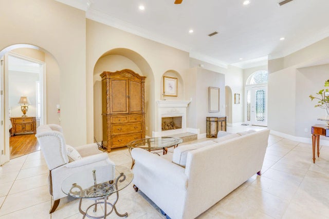 Photo of Listing #968245