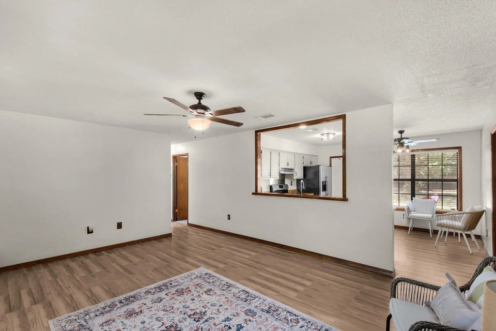 4 of 32 - 223 W Pinoak Court, Crestview, FL