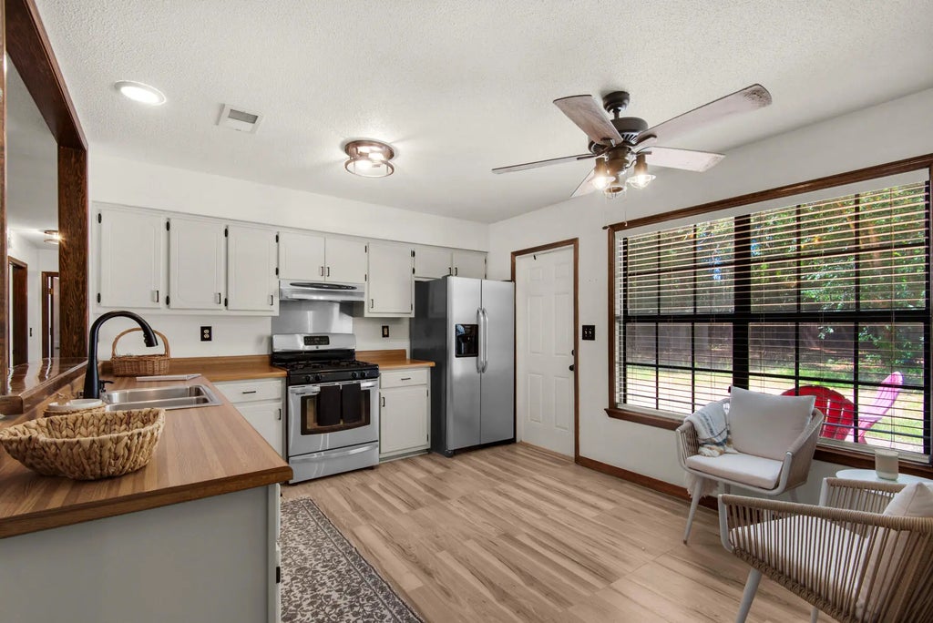 7 of 32 - 223 W Pinoak Court, Crestview, FL