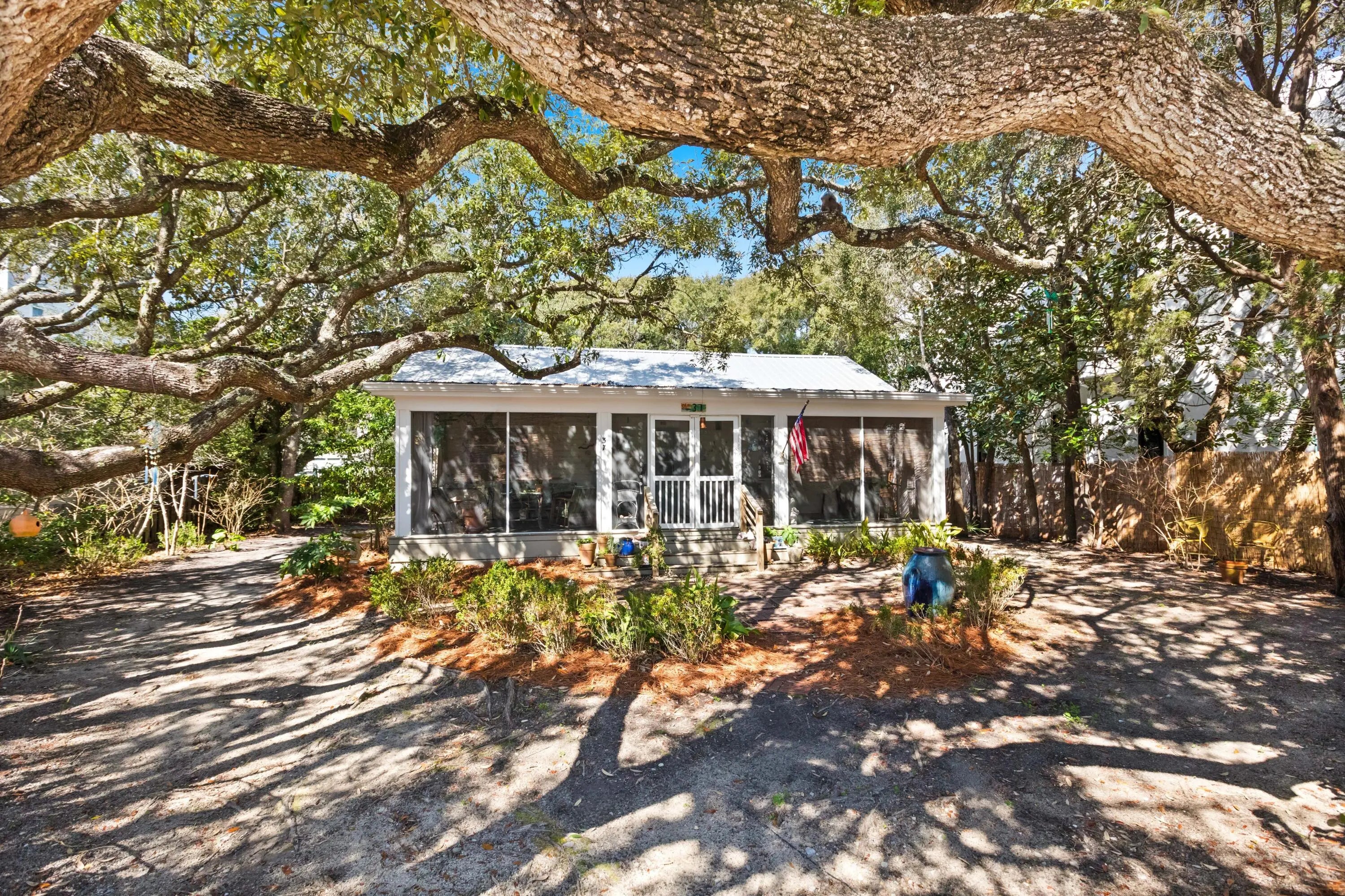 Photo of Listing #969829