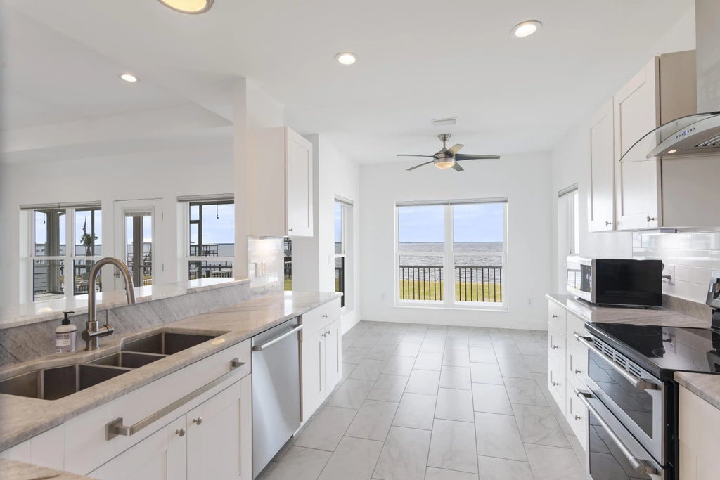 21 of 58 - 10 S Sunset Harbour, Freeport, FL