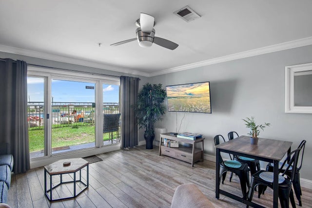 Photo of Listing #971483