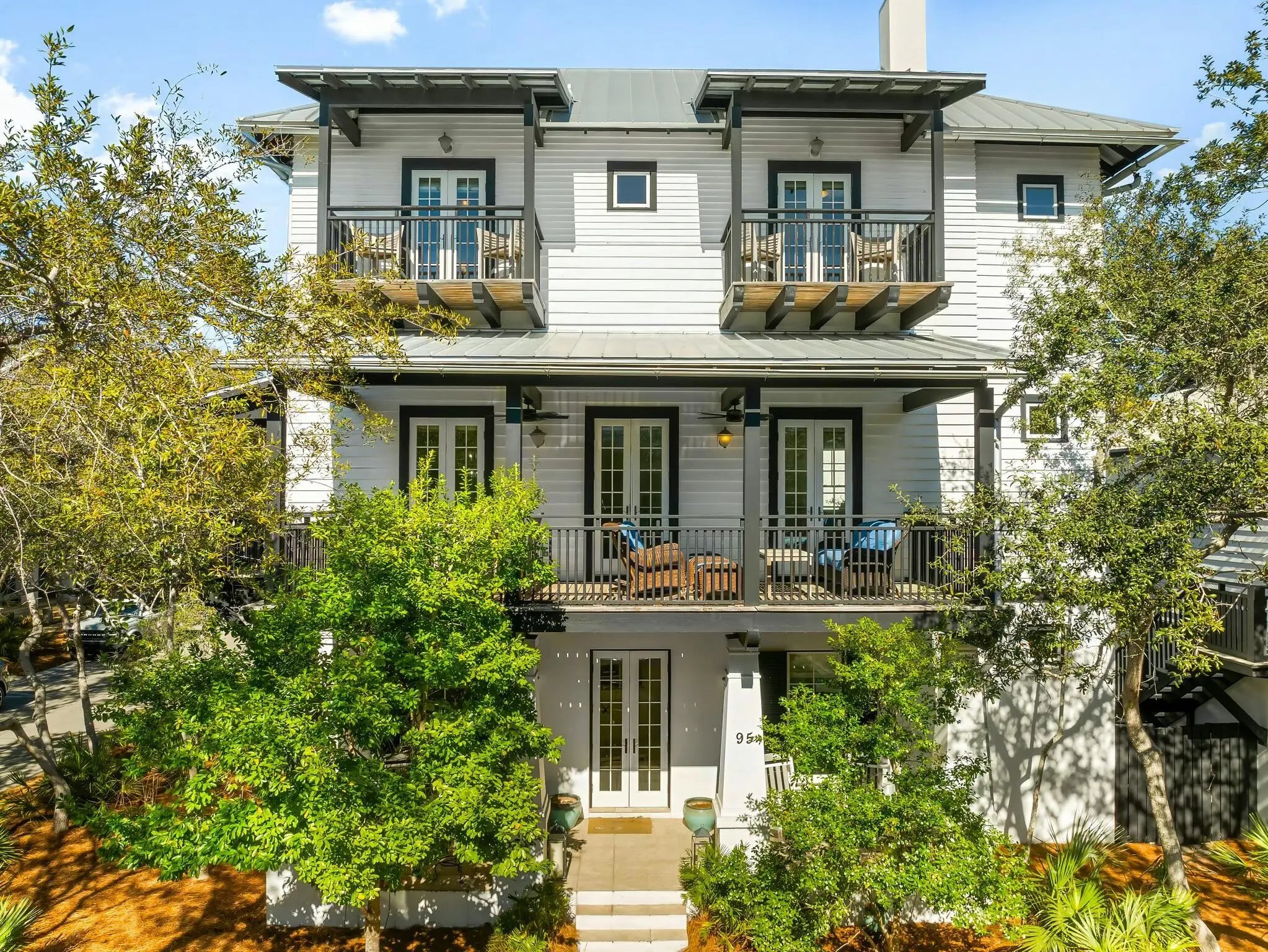 Photo of Listing #970646