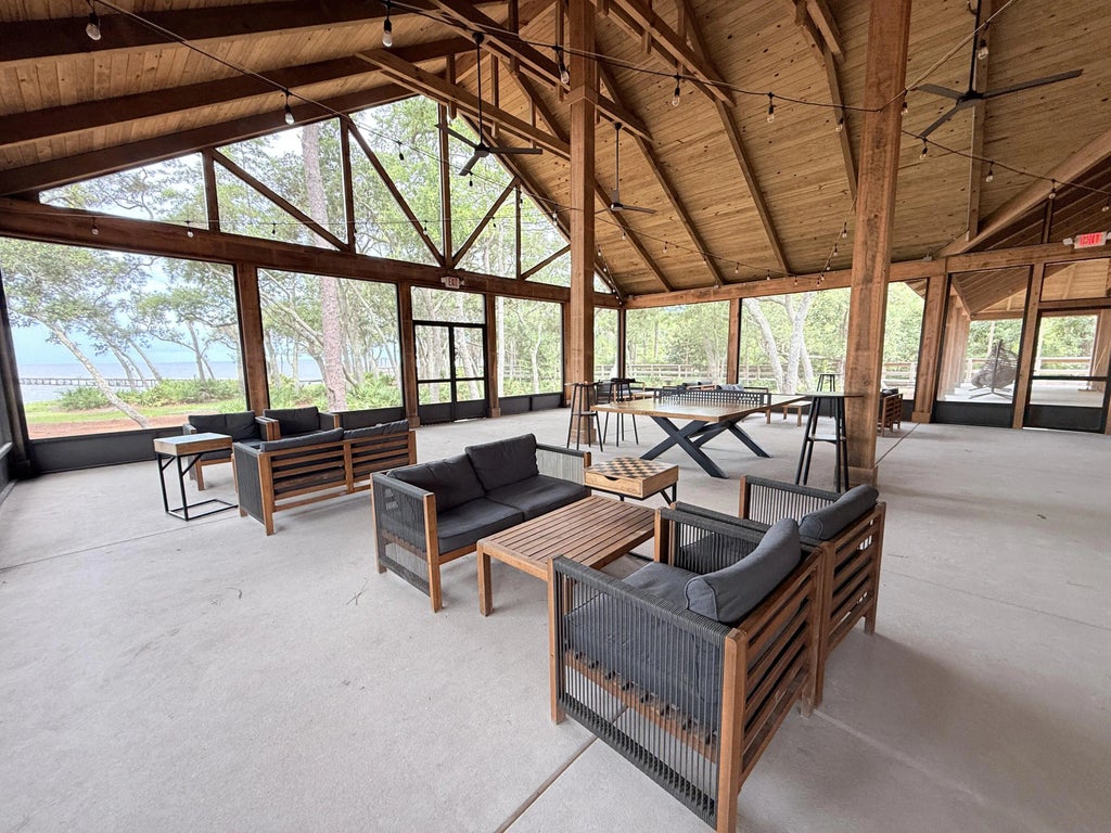 93 of 99 - 379 Whitman Way, Freeport, FL