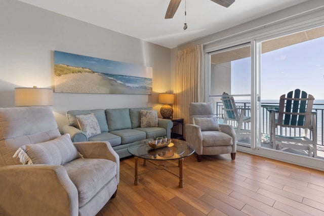 Photo of Listing #971725