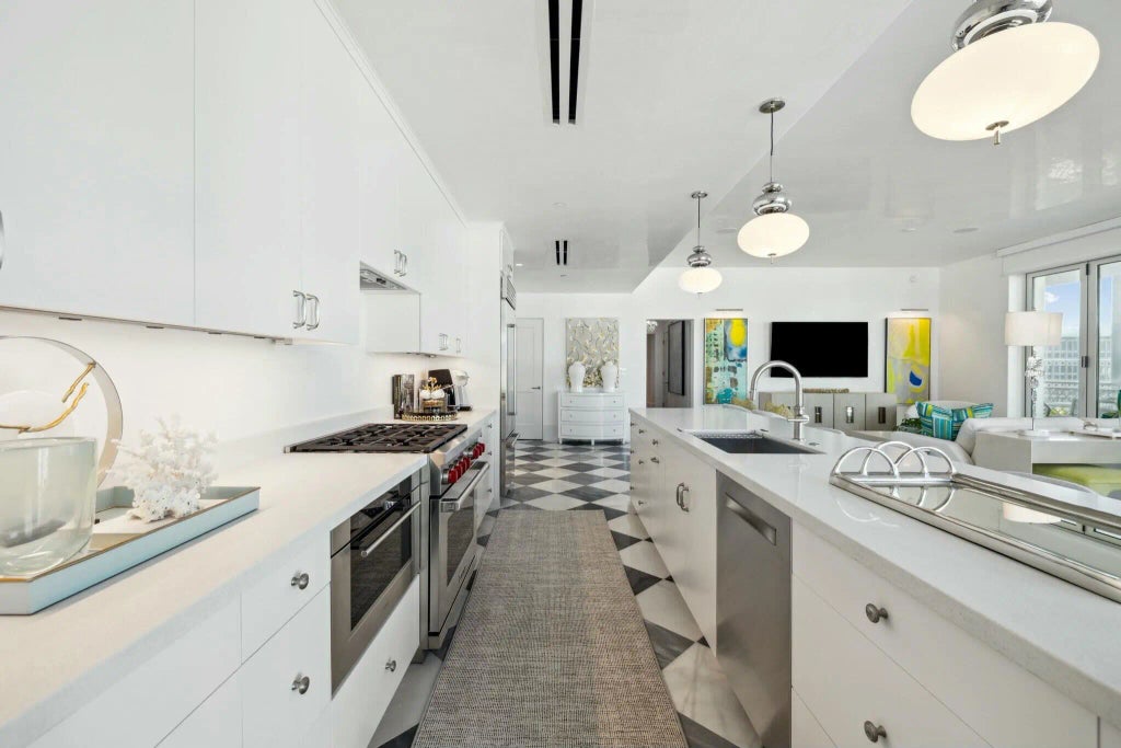 18 of 49 - 27 Admiralty Row 302, Alys Beach, FL