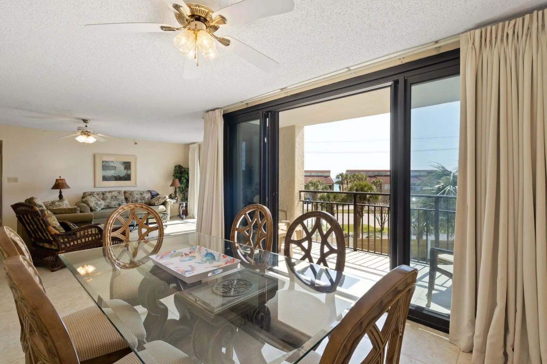 Photo of Listing #972511