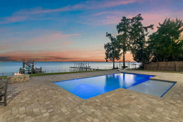 349 Red Barn Road, Freeport