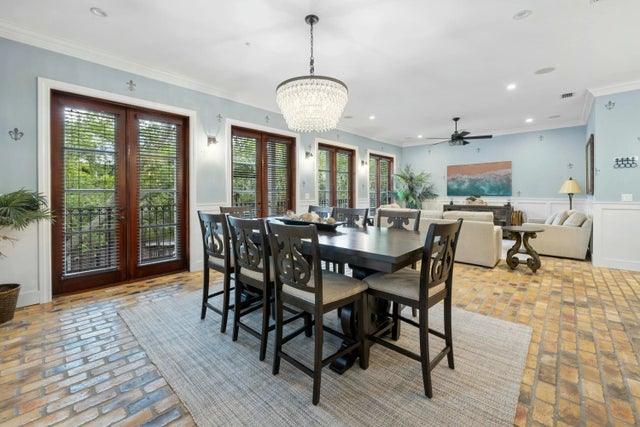 Photo of Listing #974550