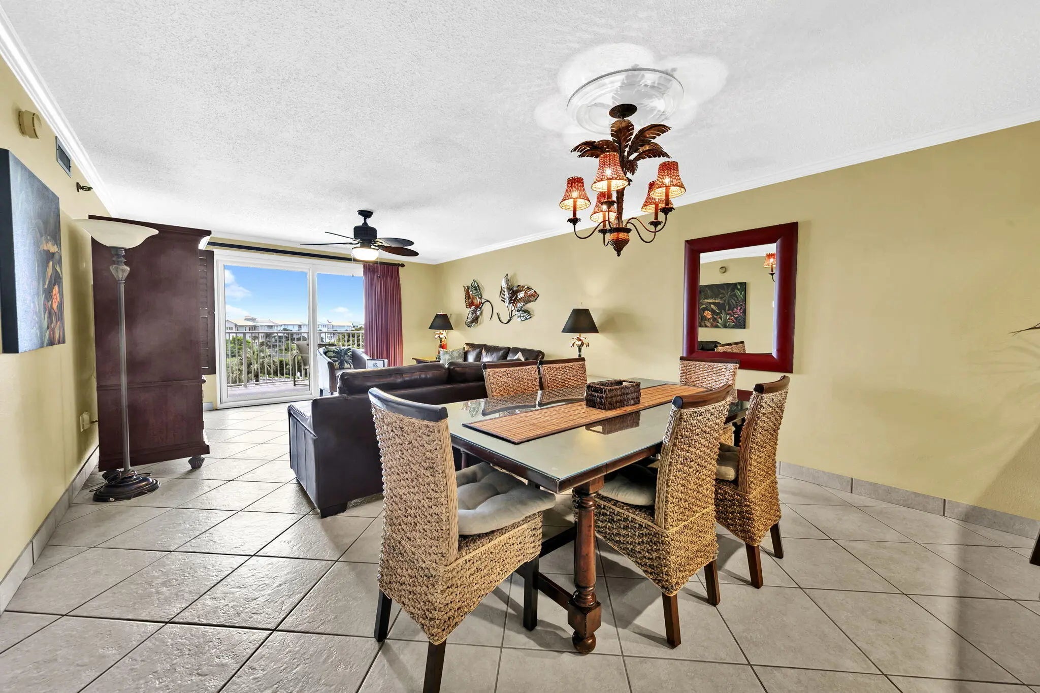 Photo of Listing #975752