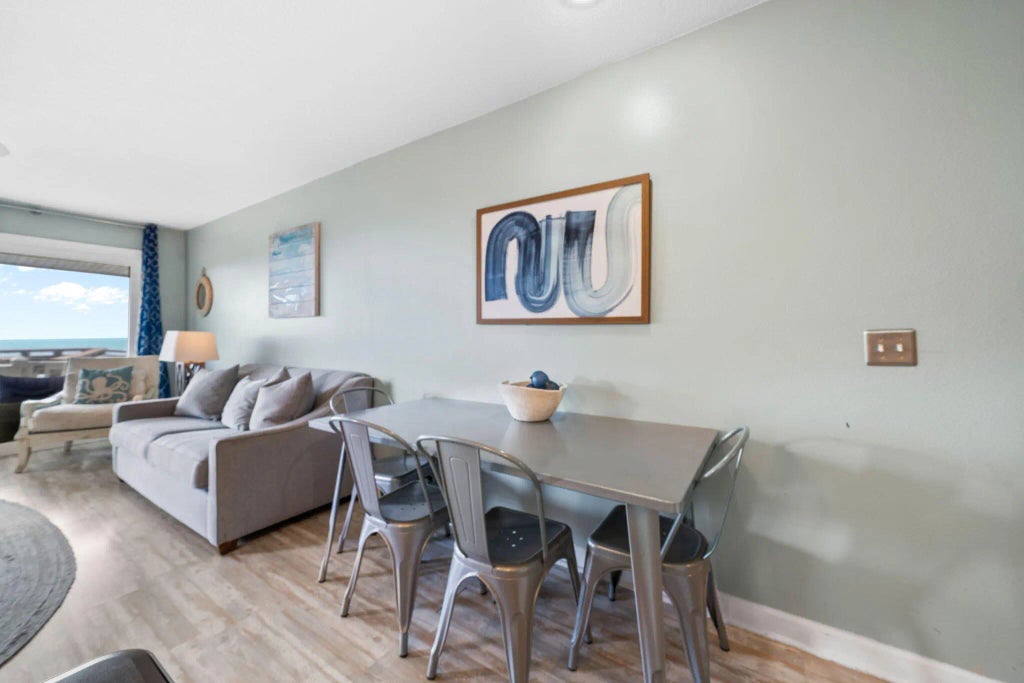 8 of 40 - 8294 E County Hwy 30a 1, Alys Beach, FL