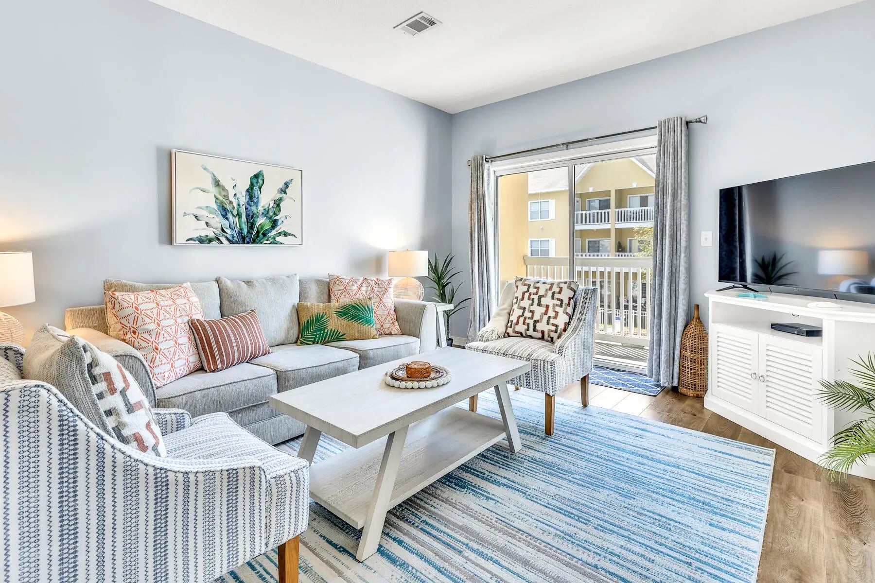 Photo of Listing #975897