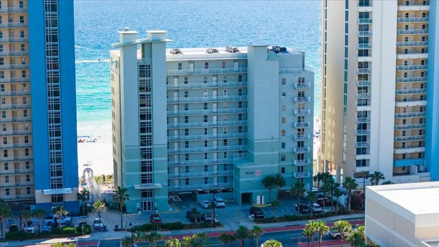 Photo of Listing #977231