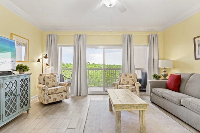 Photo of Listing #977720