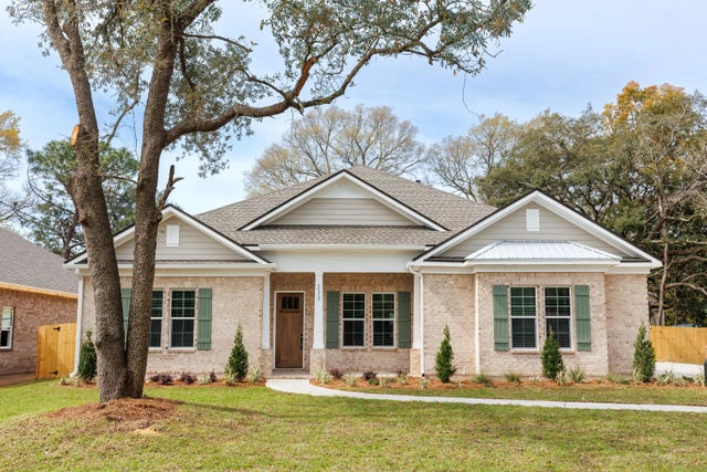 231 Edge Avenue, Valparaiso