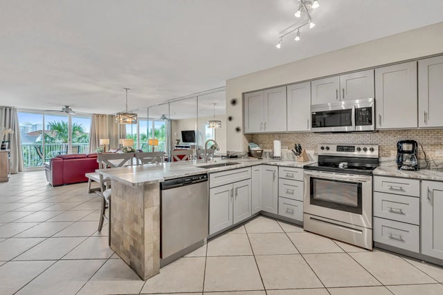 Photo of Listing #979241