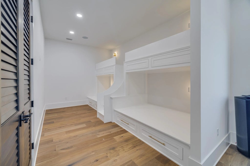 116 of 143 - 602 Lagoon Dr Drive, Destin, FL