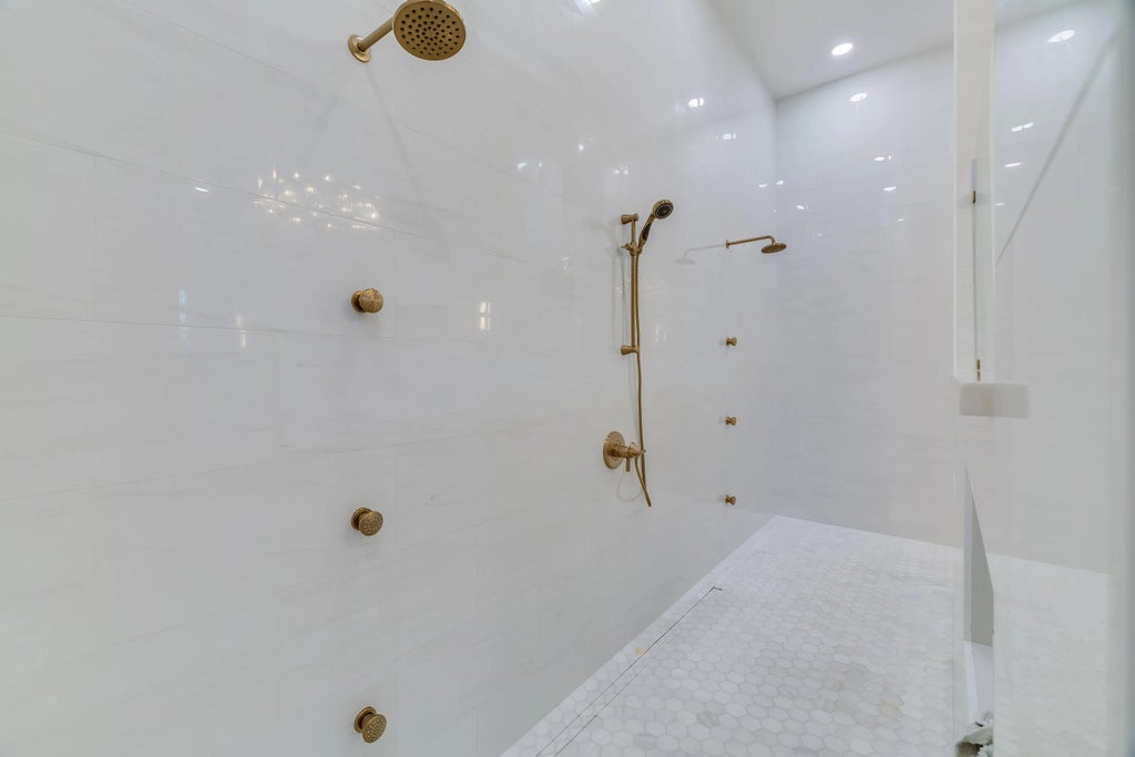 63 of 143 - 602 Lagoon Dr Drive, Destin, FL