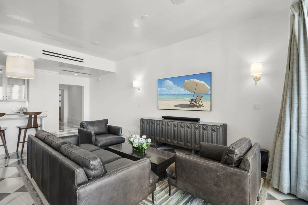 18 of 96 - 27 Admiralty Row 305, Alys Beach, FL