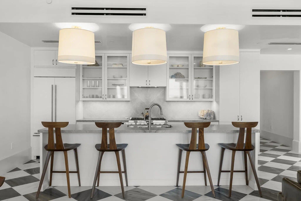 7 of 96 - 27 Admiralty Row 305, Alys Beach, FL