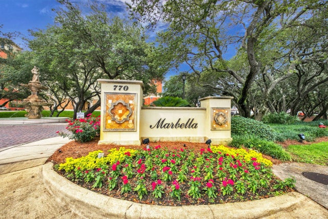 Photo of Listing #981240