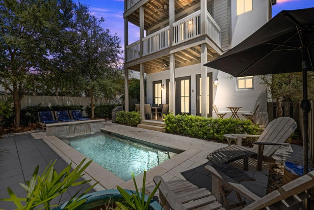 Photo of Listing #983297