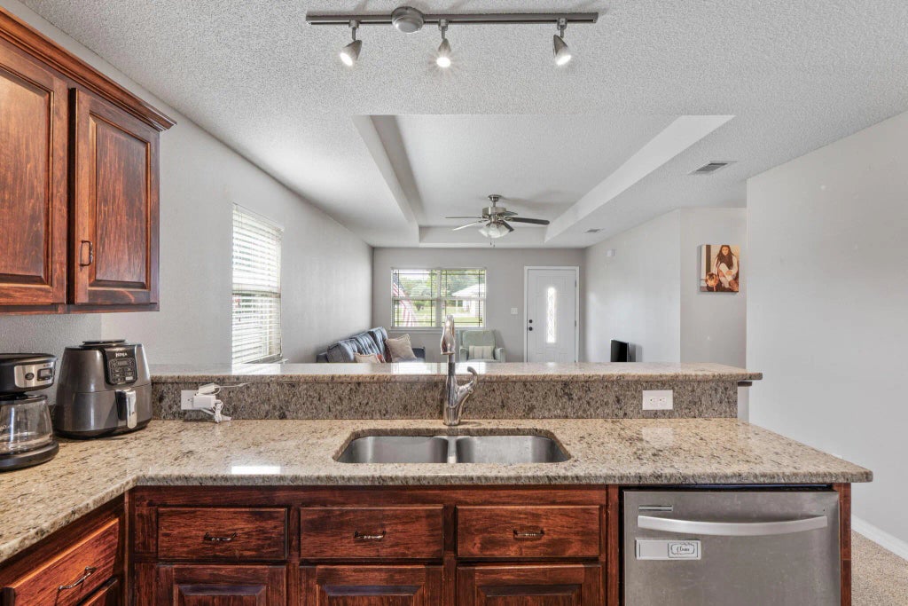 10 of 27 - 8505 Carlos Street, Navarre, FL