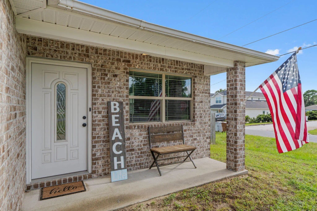 3 of 27 - 8505 Carlos Street, Navarre, FL