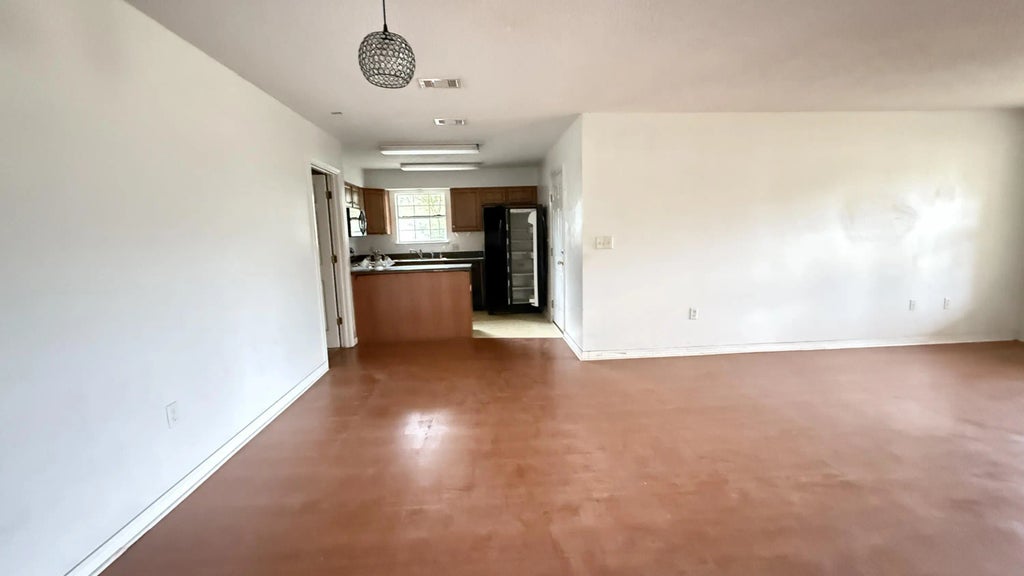 6 of 10 - 292 E North Avenue, Crestview, FL