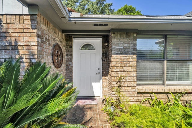 Photo of Listing #983456