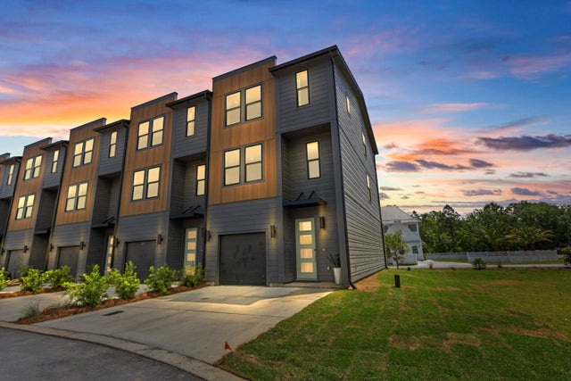 Photo of Listing #984023