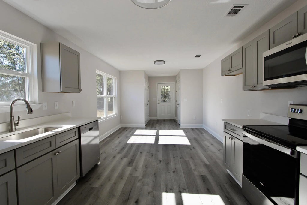 7 of 20 - 5654 Falcon Way, Crestview, FL