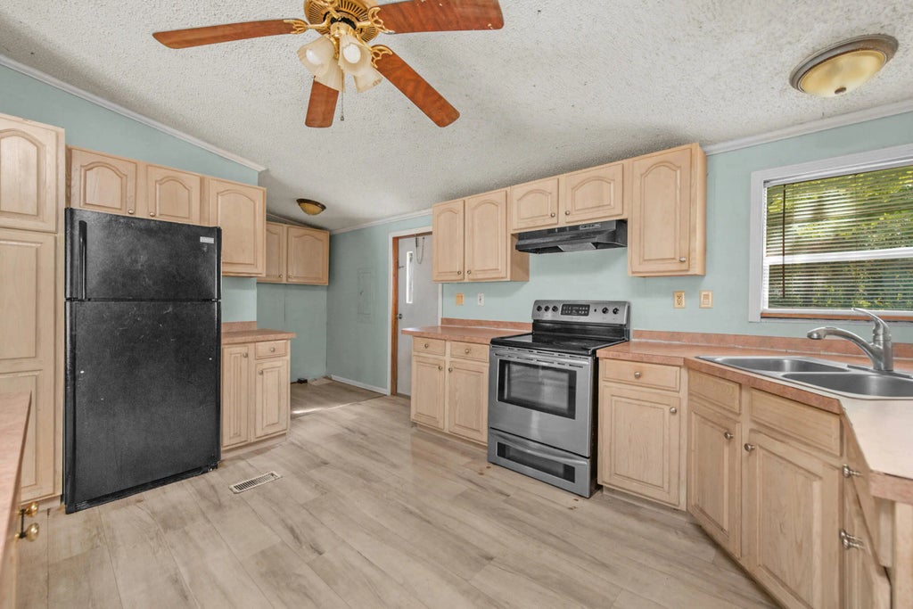 13 of 27 - 211 Evergreen Drive, Mary Esther, FL