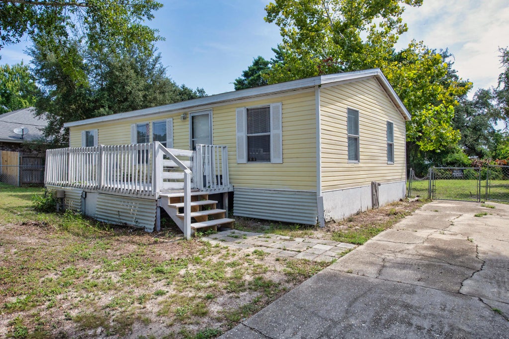 3 of 27 - 211 Evergreen Drive, Mary Esther, FL