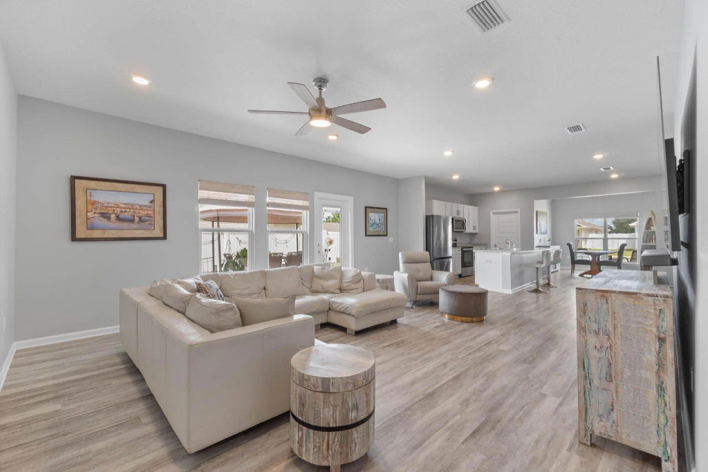 17 of 42 - 38 Silverthorn Street, Freeport, FL