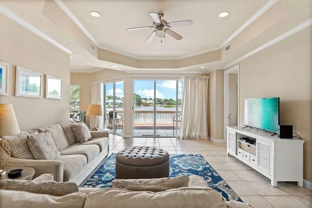 Photo of Listing #983898