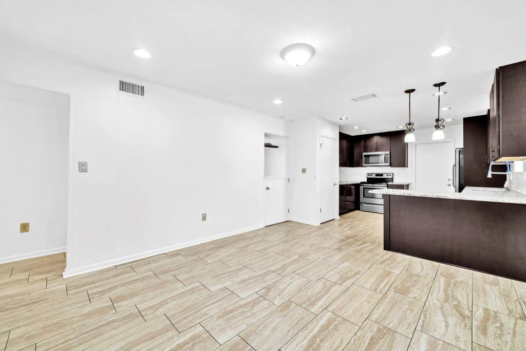 3 of 38 - 605 Sea Oats Drive, Destin, FL
