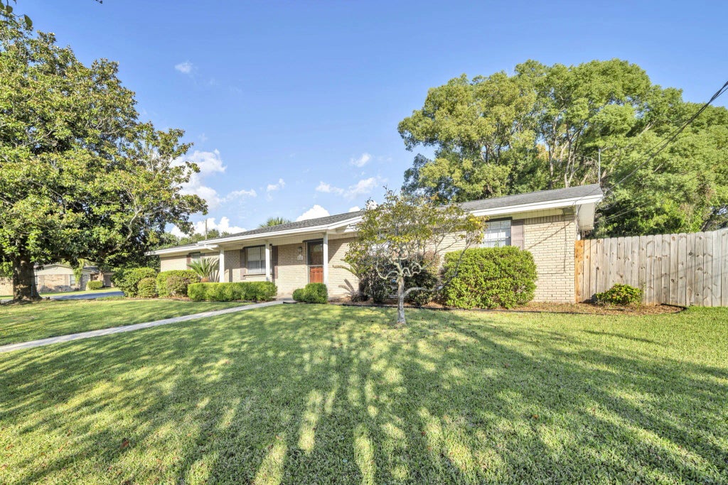 38 of 38 - 605 Sea Oats Drive, Destin, FL