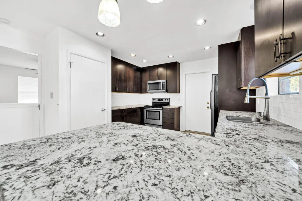 6 of 38 - 605 Sea Oats Drive, Destin, FL
