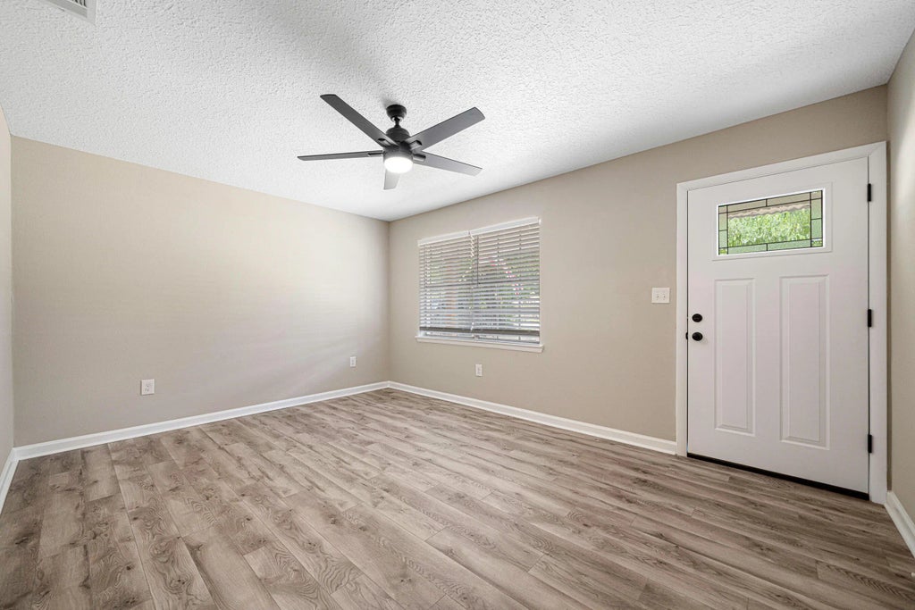 11 of 30 - 207 Oglesby Avenue, Crestview, FL