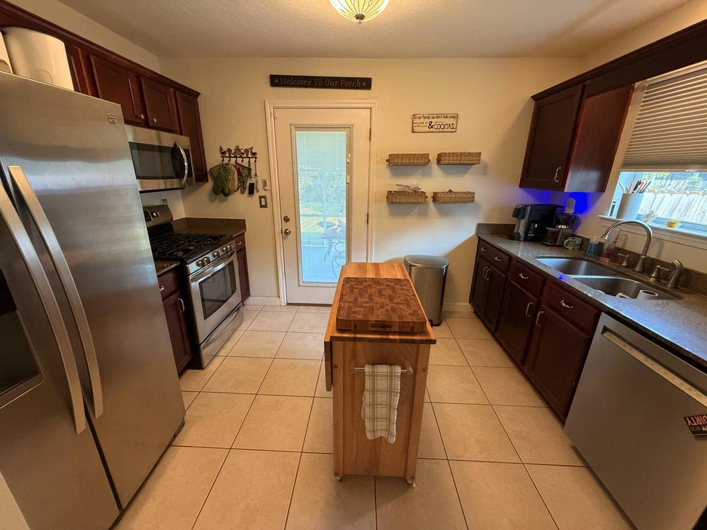 13 of 39 - 207 Green Drive, Mary Esther, FL