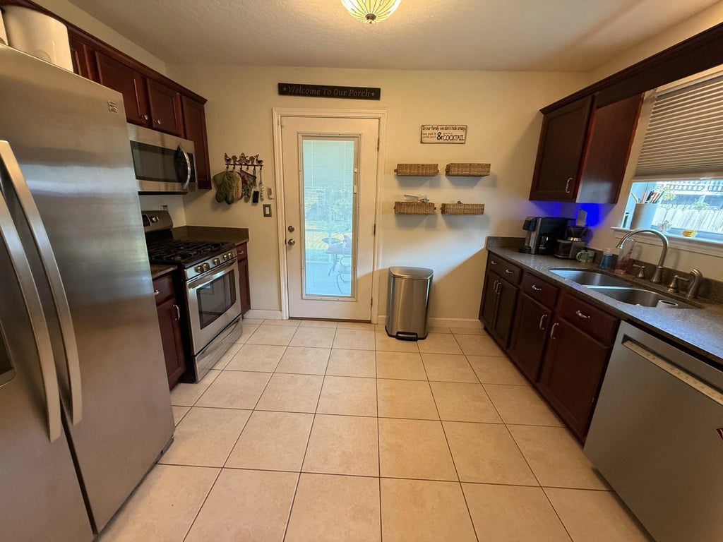 16 of 39 - 207 Green Drive, Mary Esther, FL
