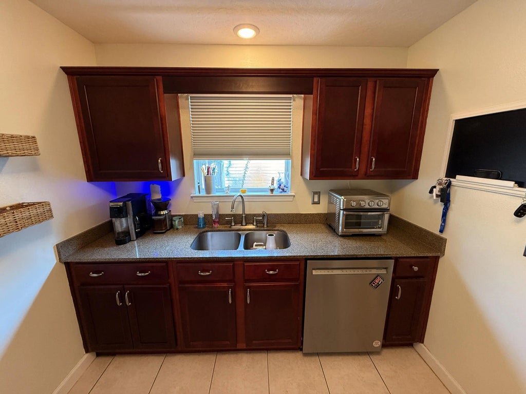 18 of 39 - 207 Green Drive, Mary Esther, FL