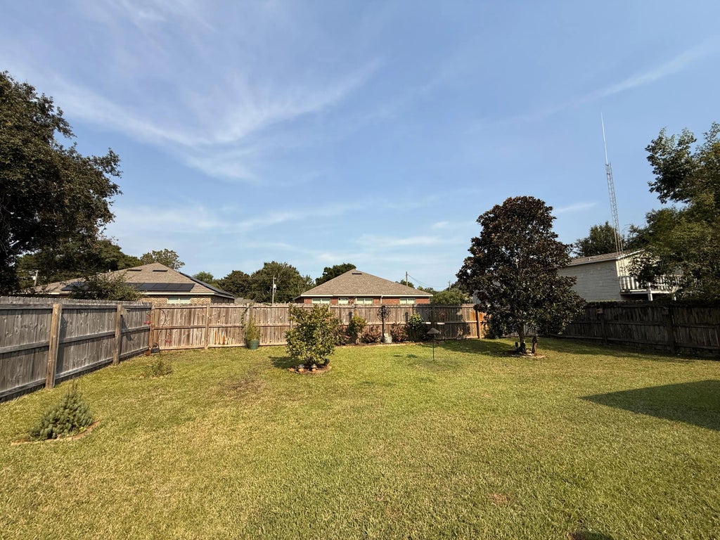 35 of 39 - 207 Green Drive, Mary Esther, FL