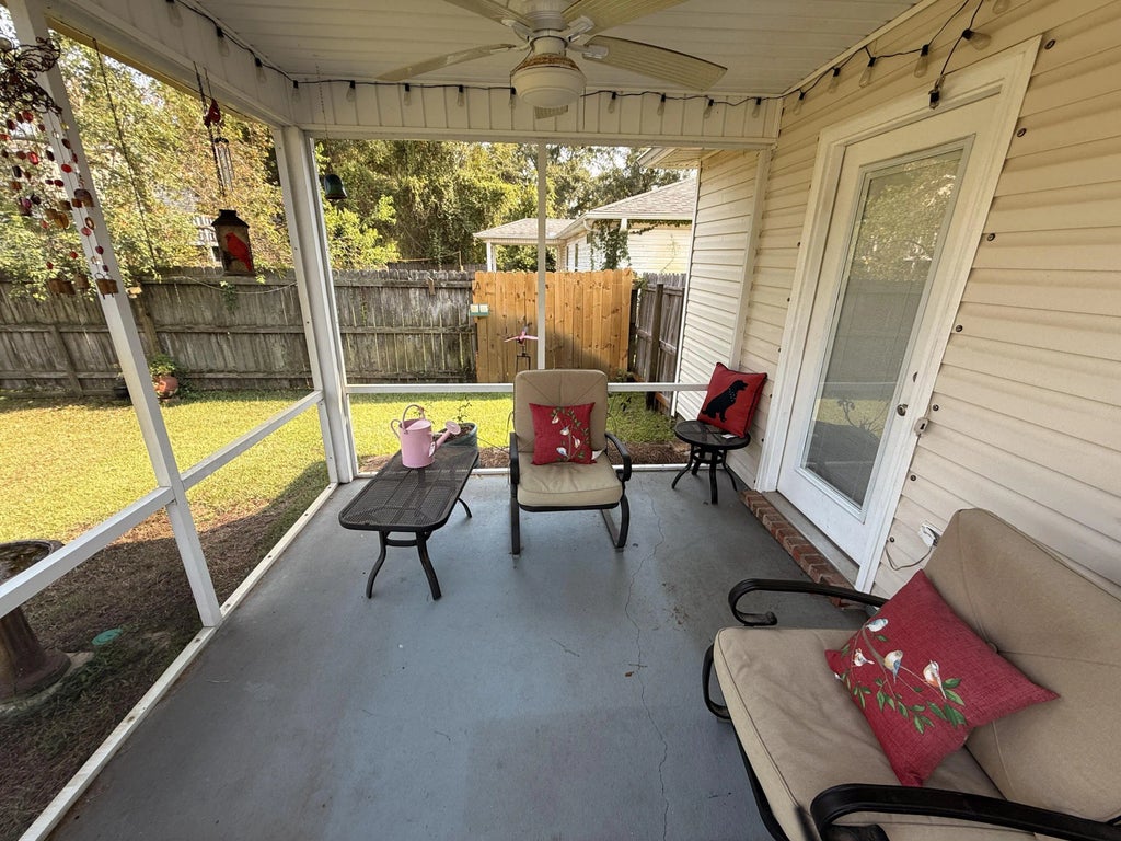 5 of 39 - 207 Green Drive, Mary Esther, FL